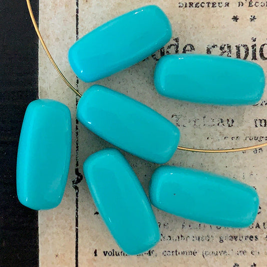 VPL-8428 18x8mm West German Vintage lucite Turquoise Bead