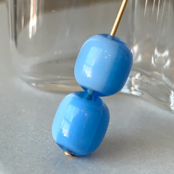 VPL-8506 12x10mm Vintage lucite two toned Blue Bead