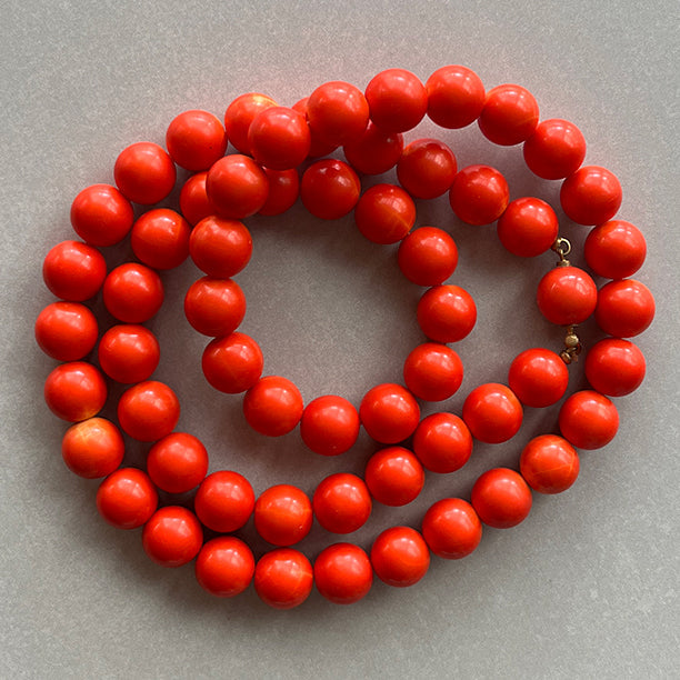 VPL-8644 66cm 11mm 1 Strand USA Vintage lucite Bead Orange