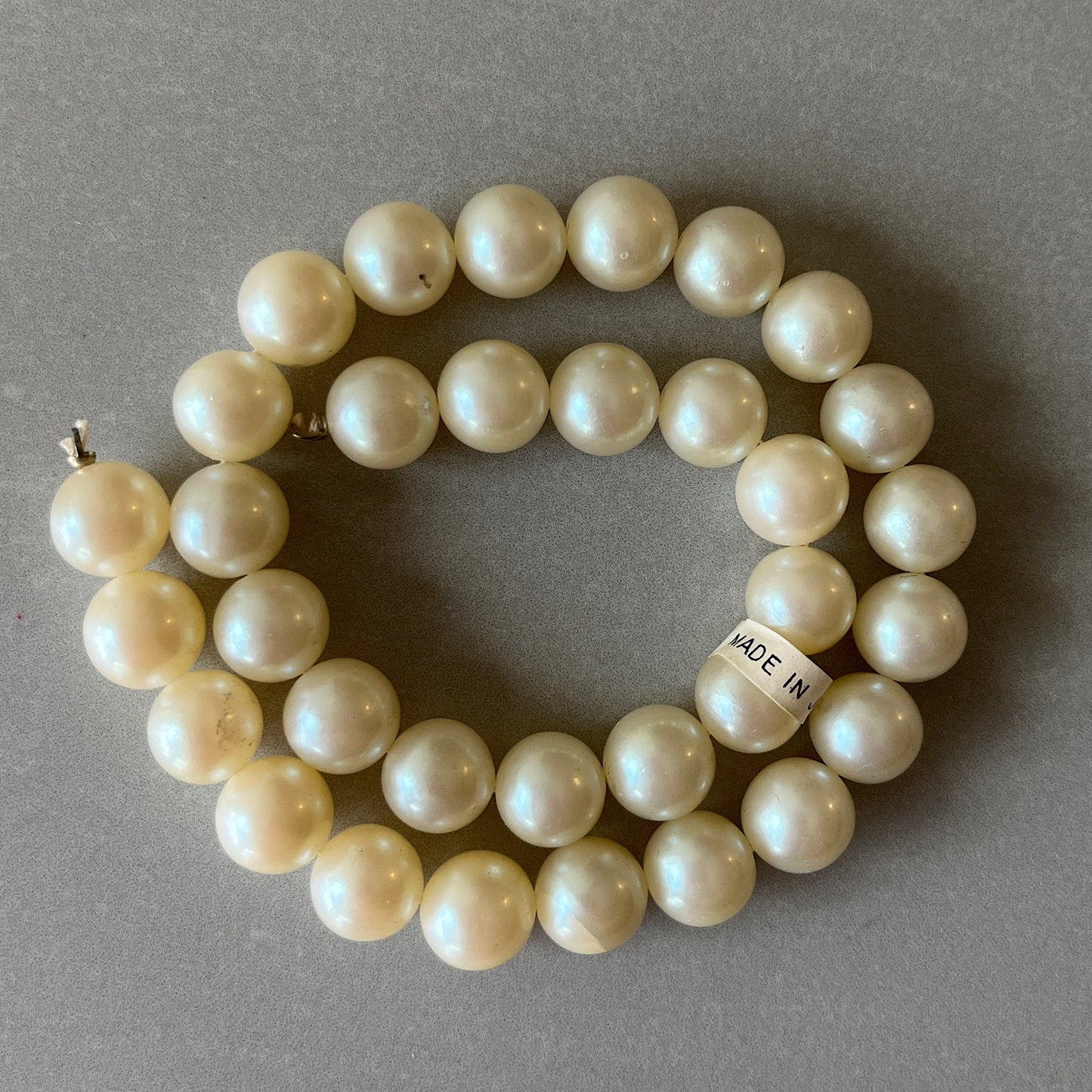 VPL-9047 1 Strand 10mm Japan Vintage pearl lucite Bead